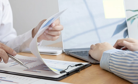 Interno dello studio e sala formazione di 81 Consulting a Besozzo